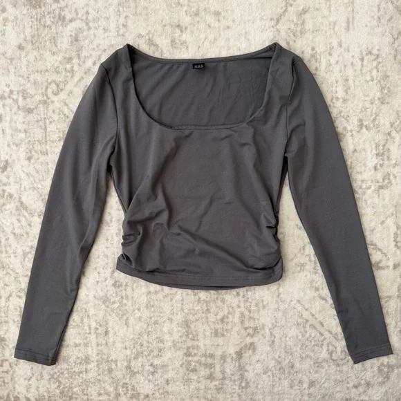 Gray Long Sleeve Crop Top - Picture 1 of 1